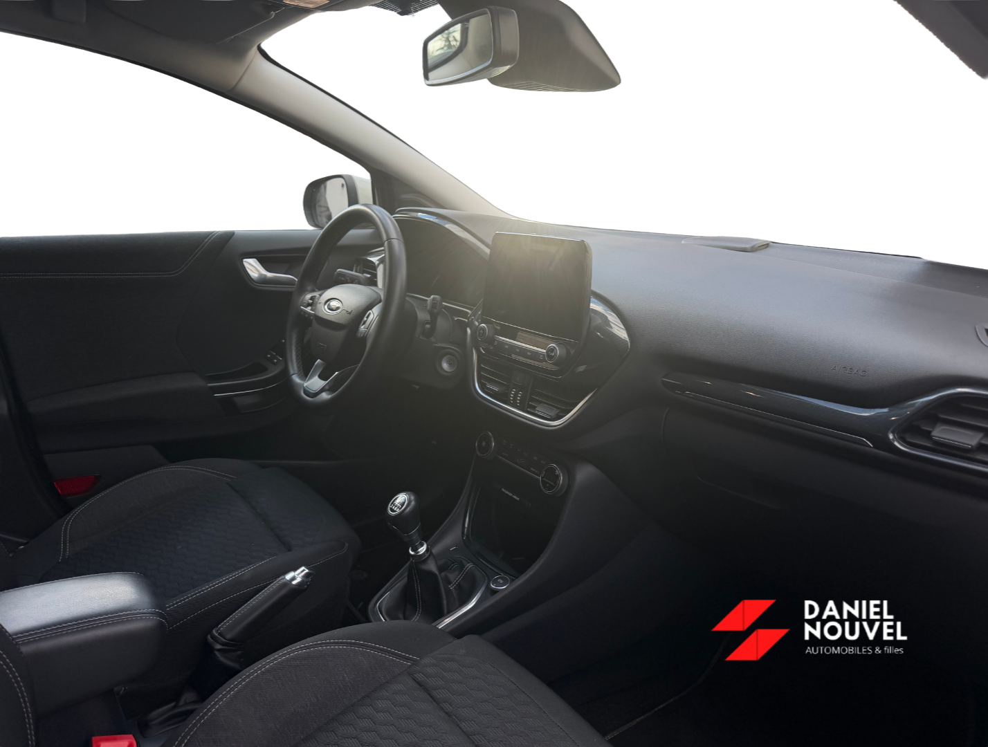 Titanium Business 1.0 125ch mHEV