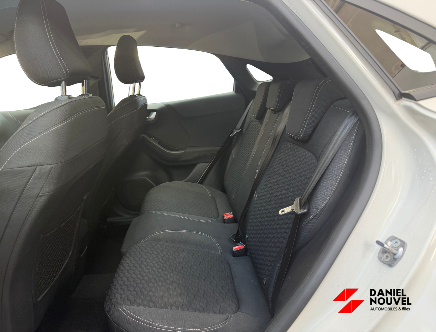 Titanium Business 1.0 125ch mHEV