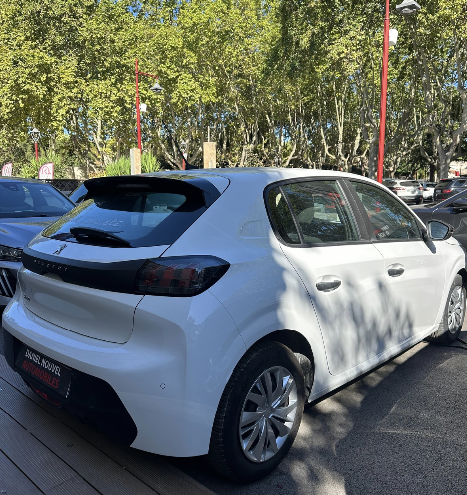 Affaire 1.5 BlueHdi Premium 100cv Affaire 1.5 BlueHdi Premium 100cv