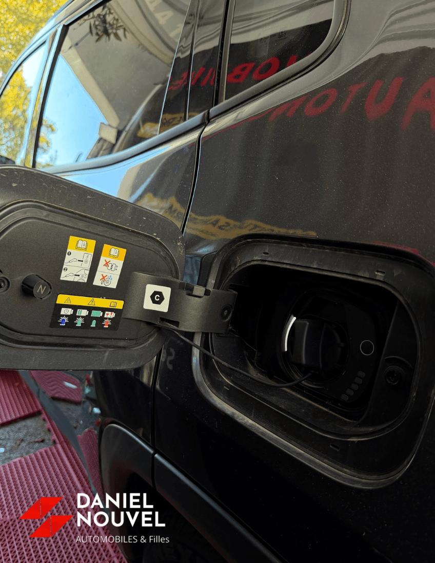 Night Eagle 190ch PHEV 4xe